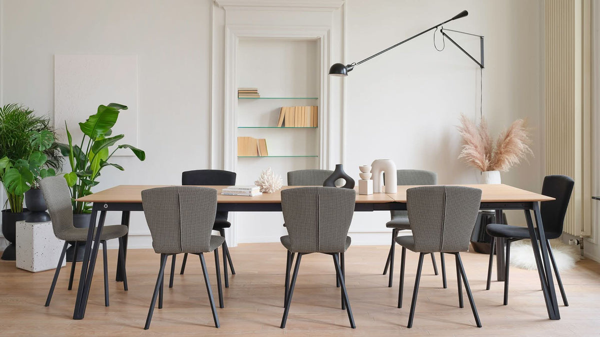 Mobitec Brest T0100 eettafel rechthoek 240x100 cm mat gelakt eiken poot zwart