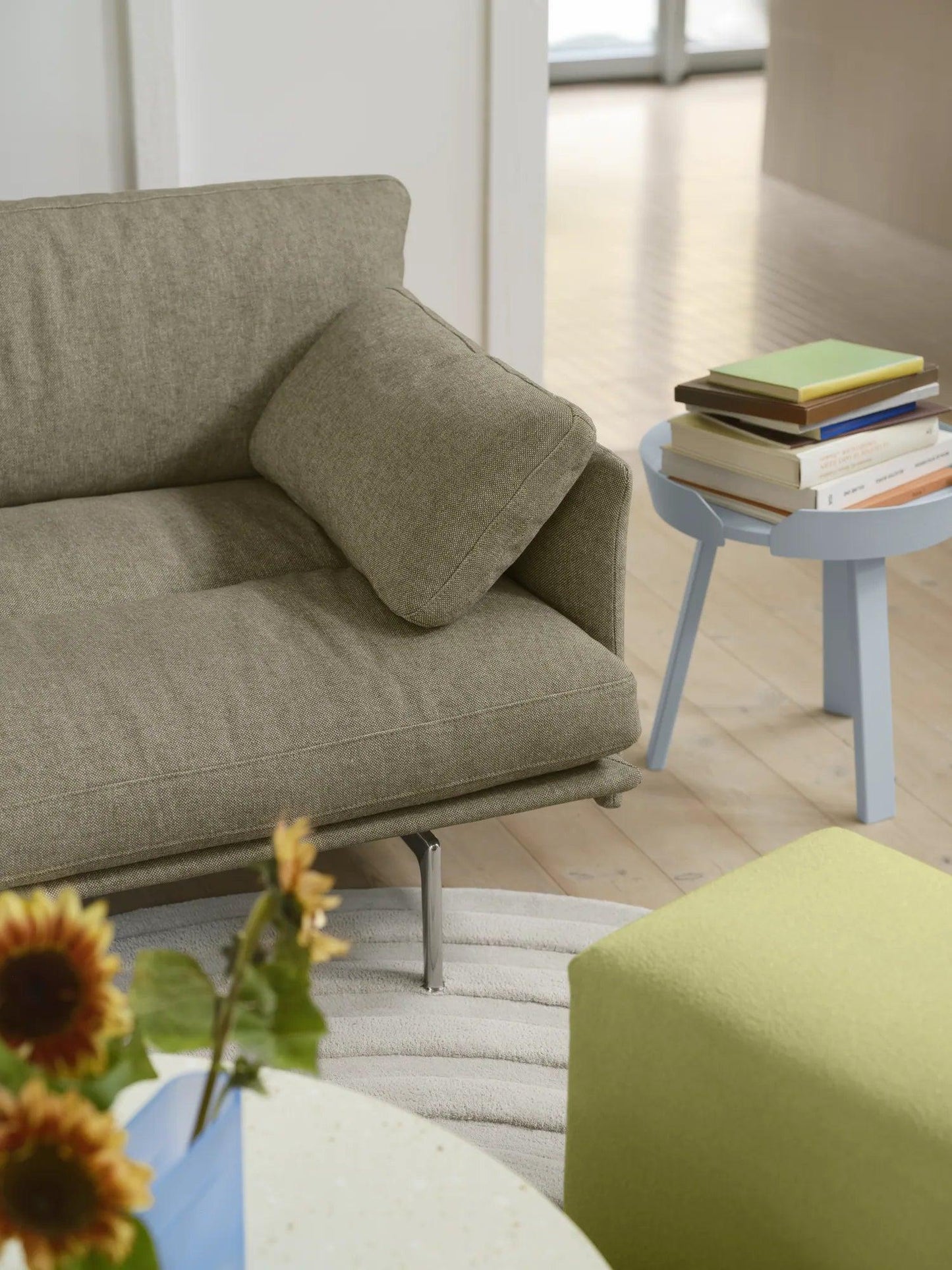 Muuto Outline Soft 2-zitsbank Clay 12/Grijs