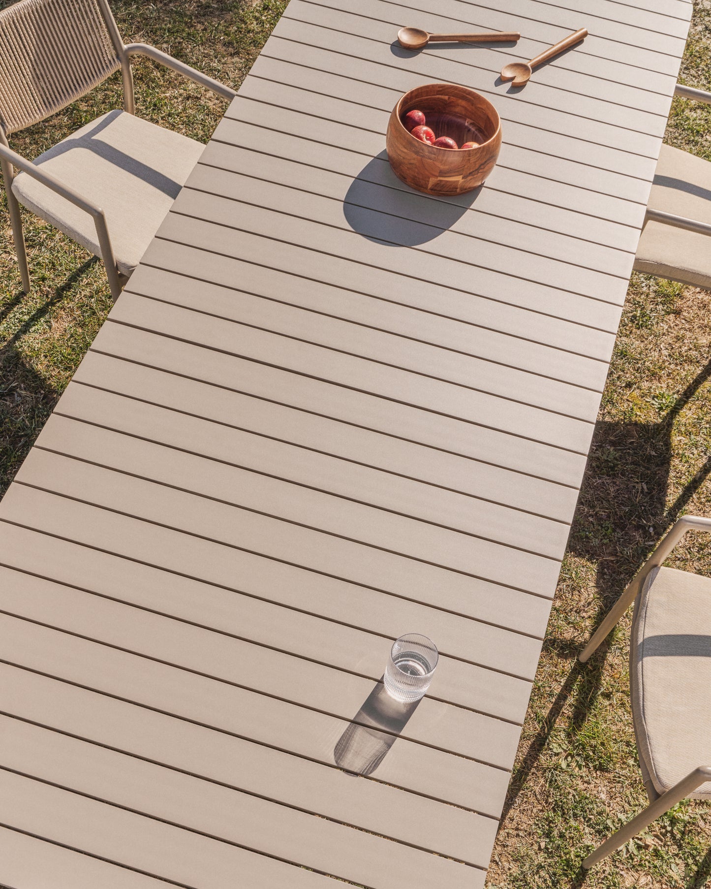 Kave Home Izola tuintafel uitschuifbaar rechthoek 220x100 cm Taupe