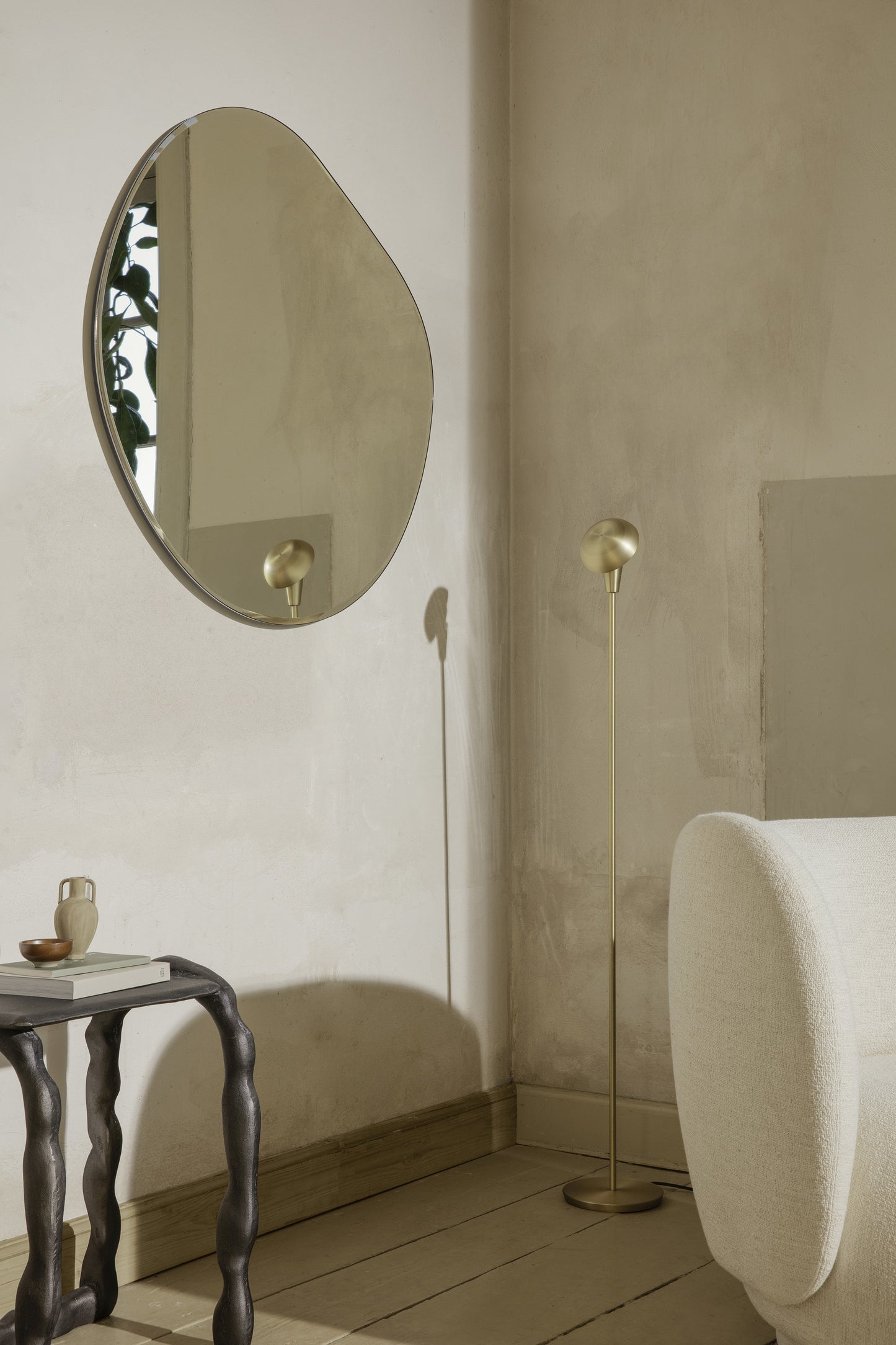 Ferm Living Pond spiegel XL Dark Chrome