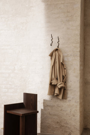 Ferm Living Curvature haak enkel Black Brass