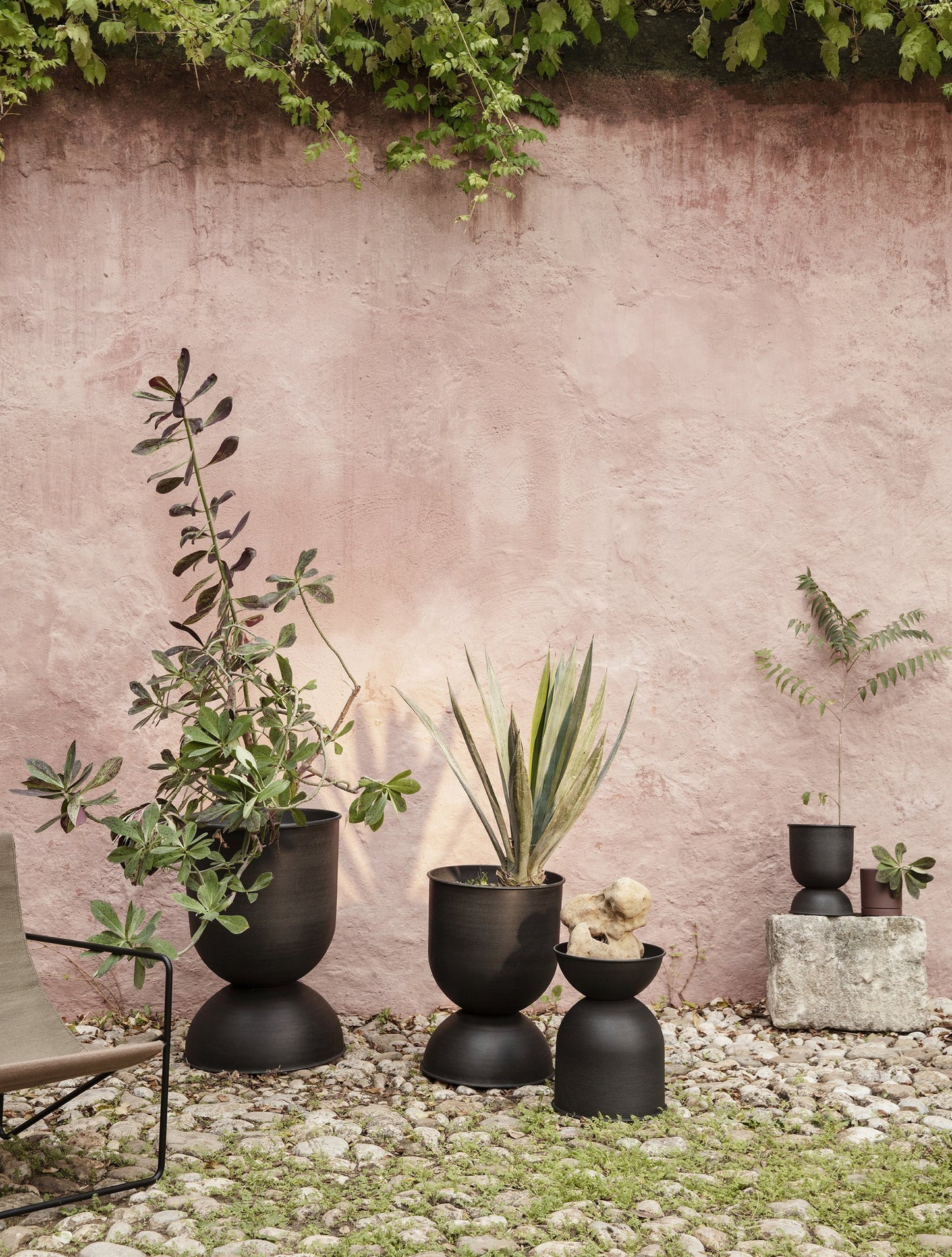 Ferm Living Hourglass XS bloempot Black