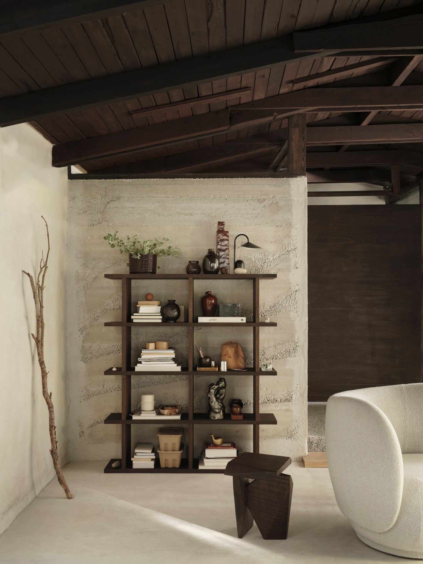 Ferm Living Kona boekenkast 122,5x141 cm eiken Dark Stained