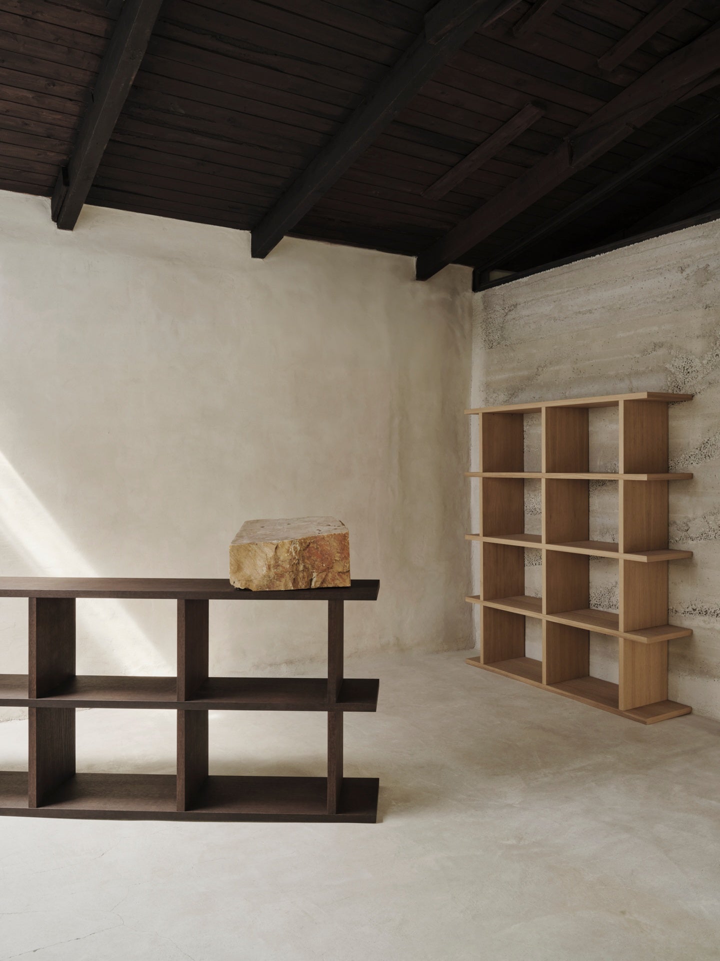 Ferm Living Kona boekenkast 170x72 cm eiken Dark Stained