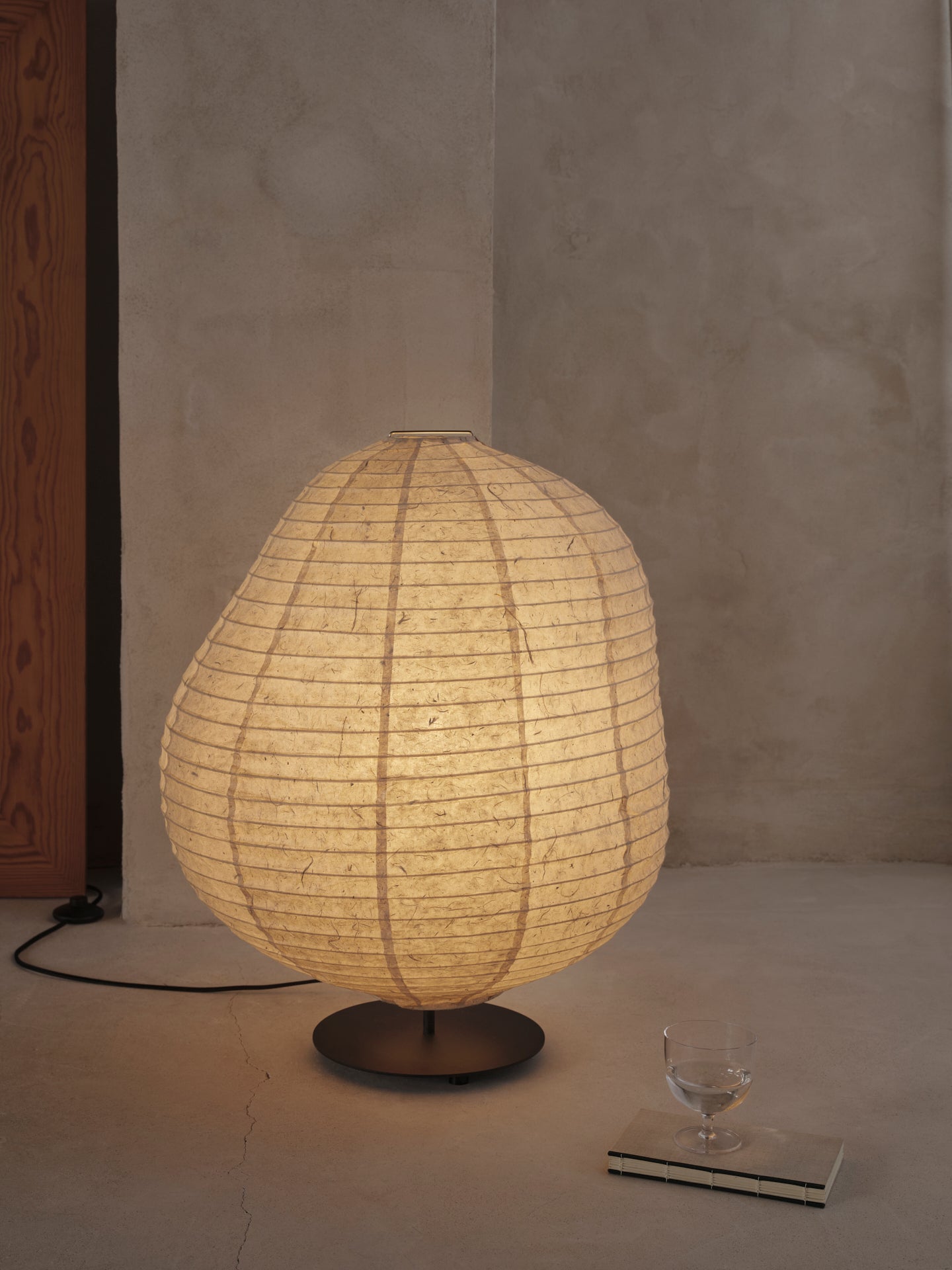 Ferm Living Kurbis vloerlamp laag Naturall/Black