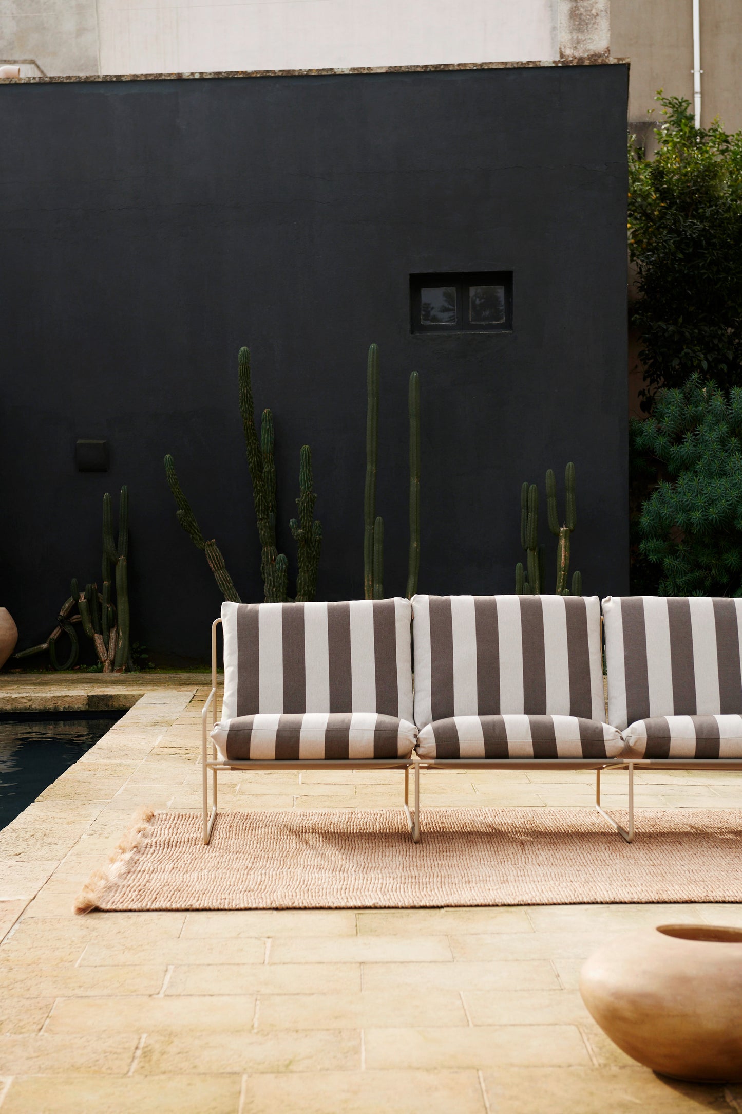 Ferm Living Desert 3-zits tuinbank Cashmere/Chocolate