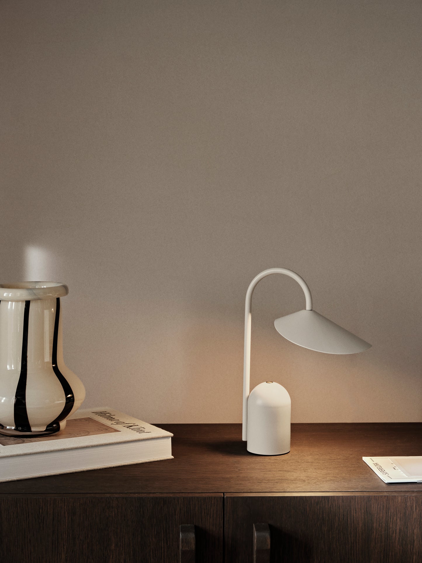 Ferm Living Arum tafellamp Cashmere