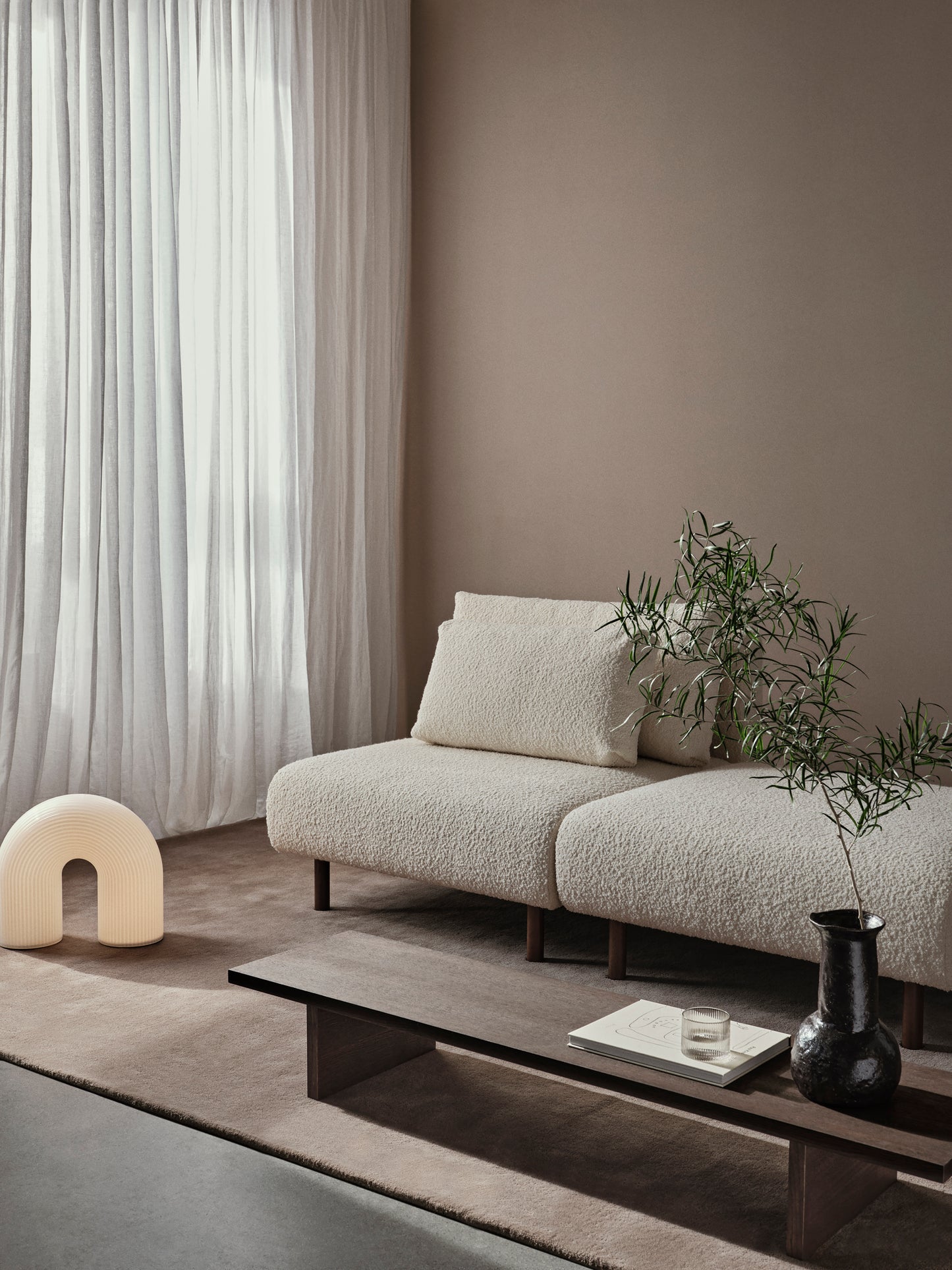 Ferm Living Kona bijzettafel Dark Stained