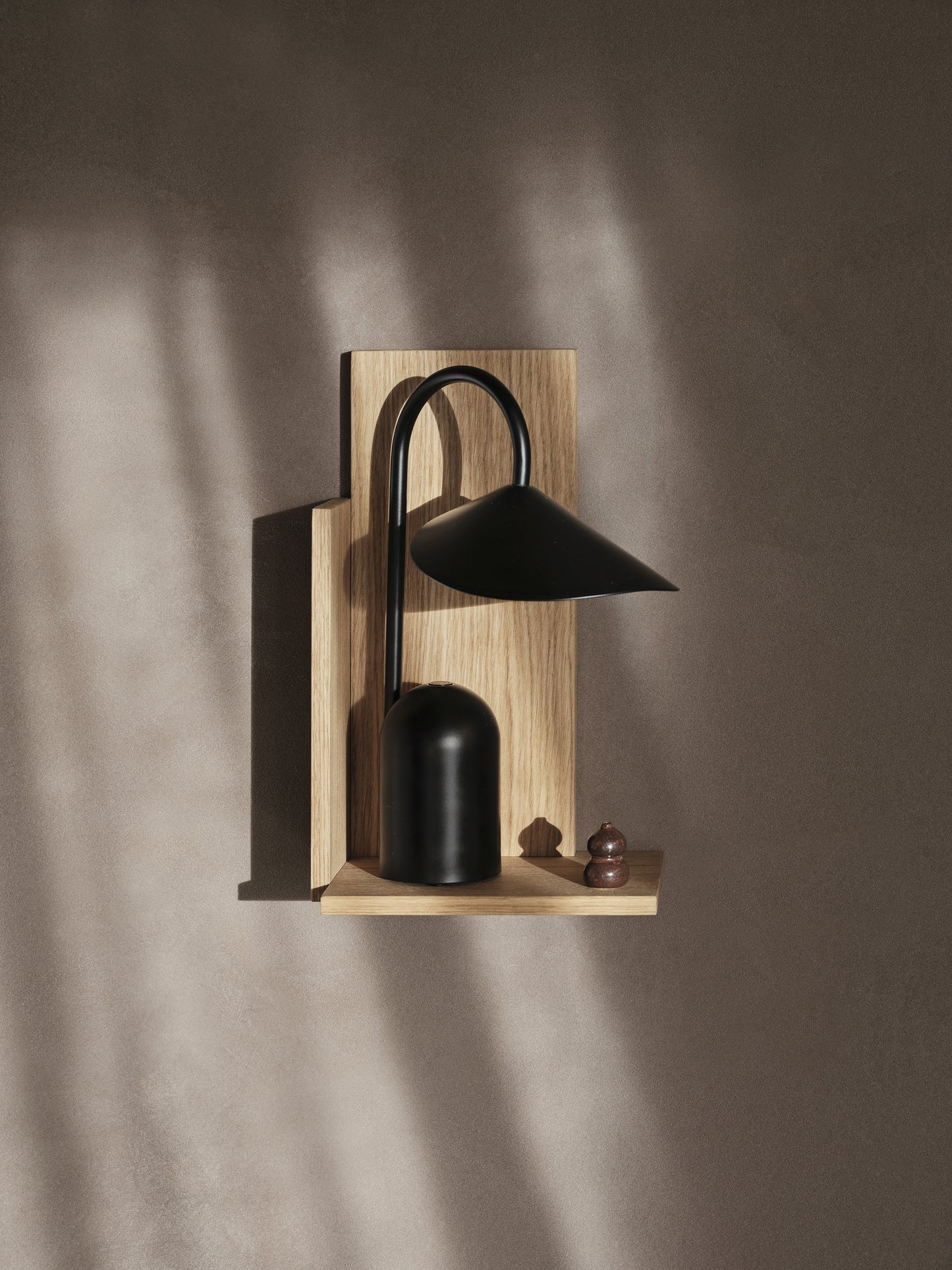 Ferm Living Stagger Tall wandplank geolied eiken