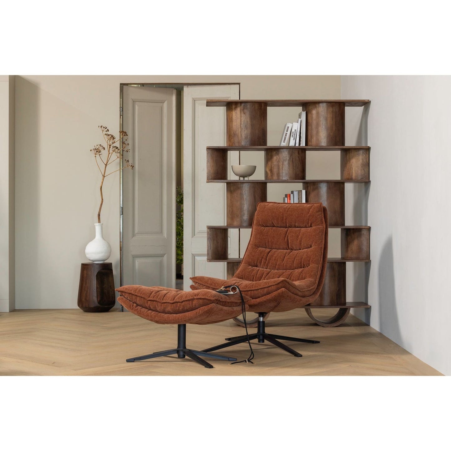 WOOOD Kube fauteuil met hocker Bruin