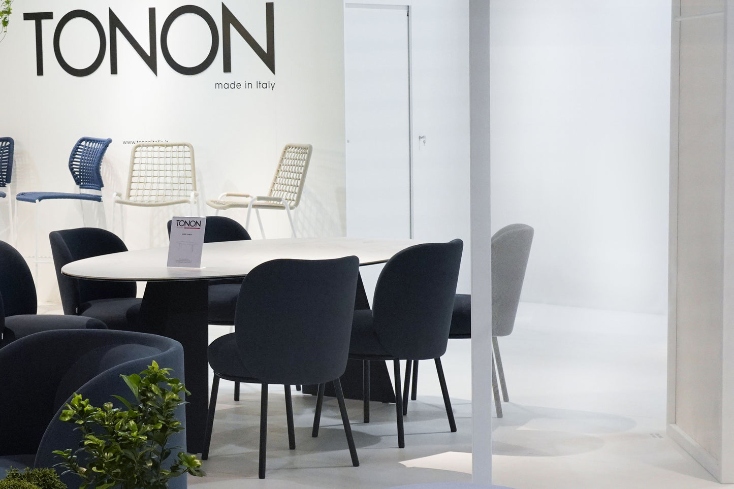 Tonon Metiz 480.01 eetkamerstoel gestoffeerd Grinta 24