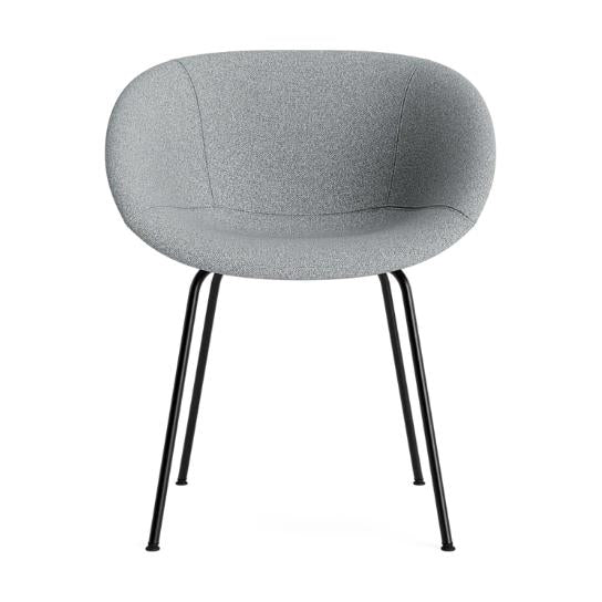 Normann Copenhagen Mat armstoel gestoffeerd Hallingdal 130 zwart