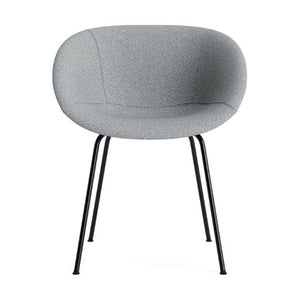 Normann Copenhagen Mat armstoel gestoffeerd Hallingdal 130 zwart