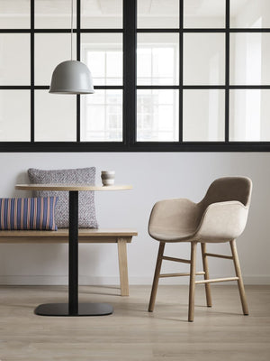 Normann Copenhagen Form armstoel White vierpoot zwart eikenhout