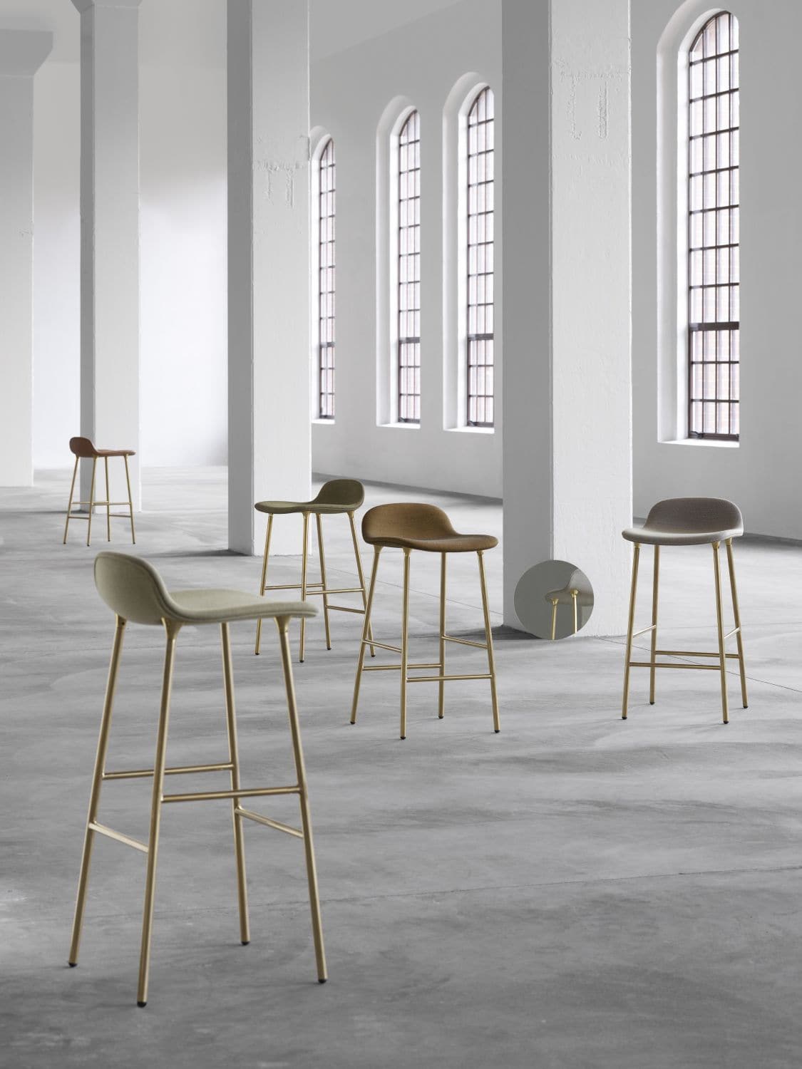 Normann Copenhagen Form barkruk H65 Black vierpoot staal