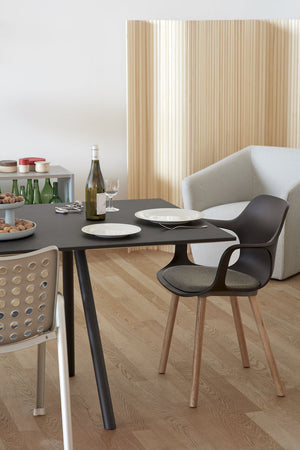 Vitra HAL eetkamerstoel met armleuning White eiken naturel