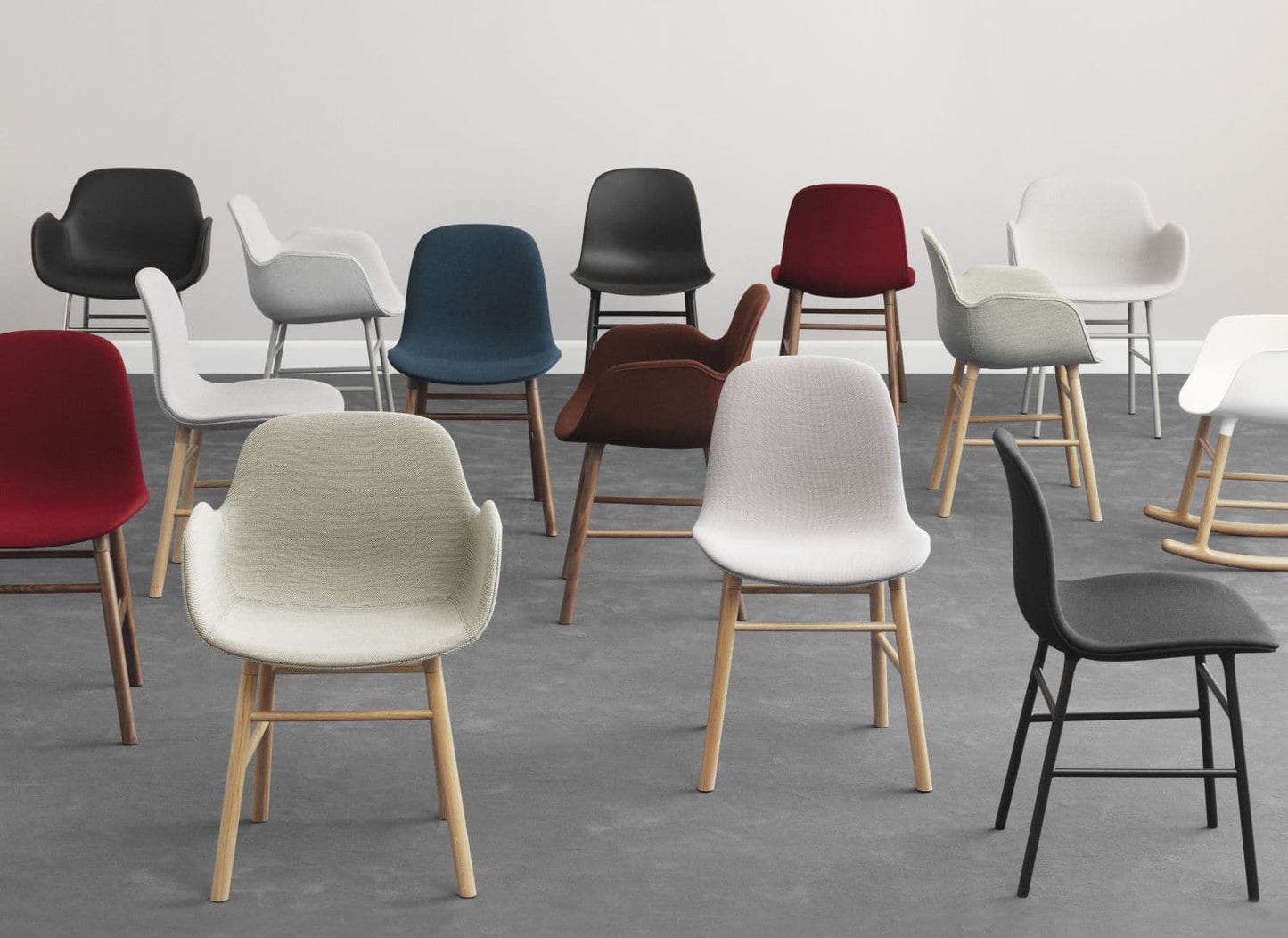 Normann Copenhagen Form armstoel White vierpoot zwart eikenhout