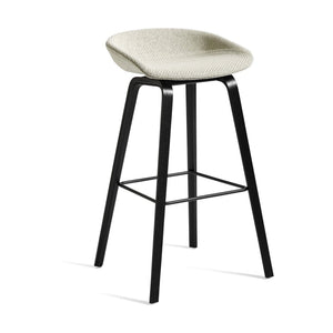 HAY About a Stool AAS 33 barkruk H75 gelakt eiken gestoffeerd Coda 100