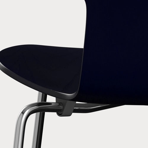 Fritz Hansen Grand Prix eetkamerstoel chrome ash coloured Midnight Blue