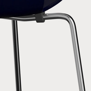 Fritz Hansen Grand Prix eetkamerstoel chrome ash coloured Midnight Blue