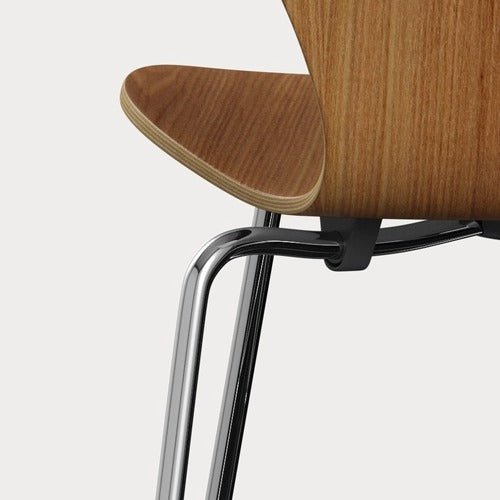 Fritz Hansen Series 7 Vlinderstoel barkruk H64 chrome clear lacquered elm