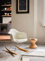 Vitra Eames RAR schommelstoel bekleed Warm Grey