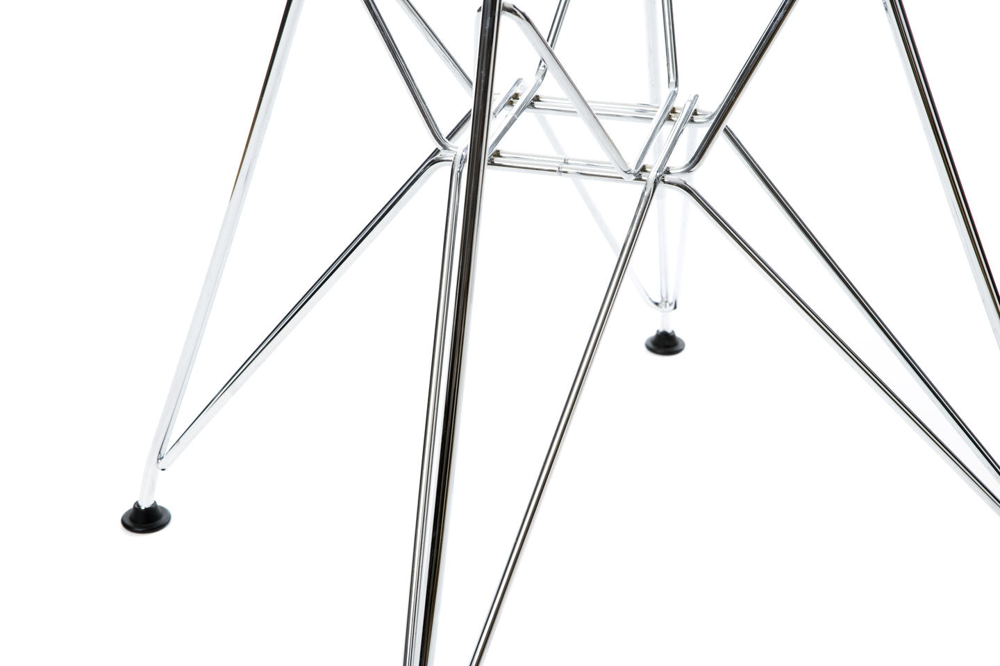 Vitra Eames DAR eetkamerstoel met arm Deep Black verchroomd