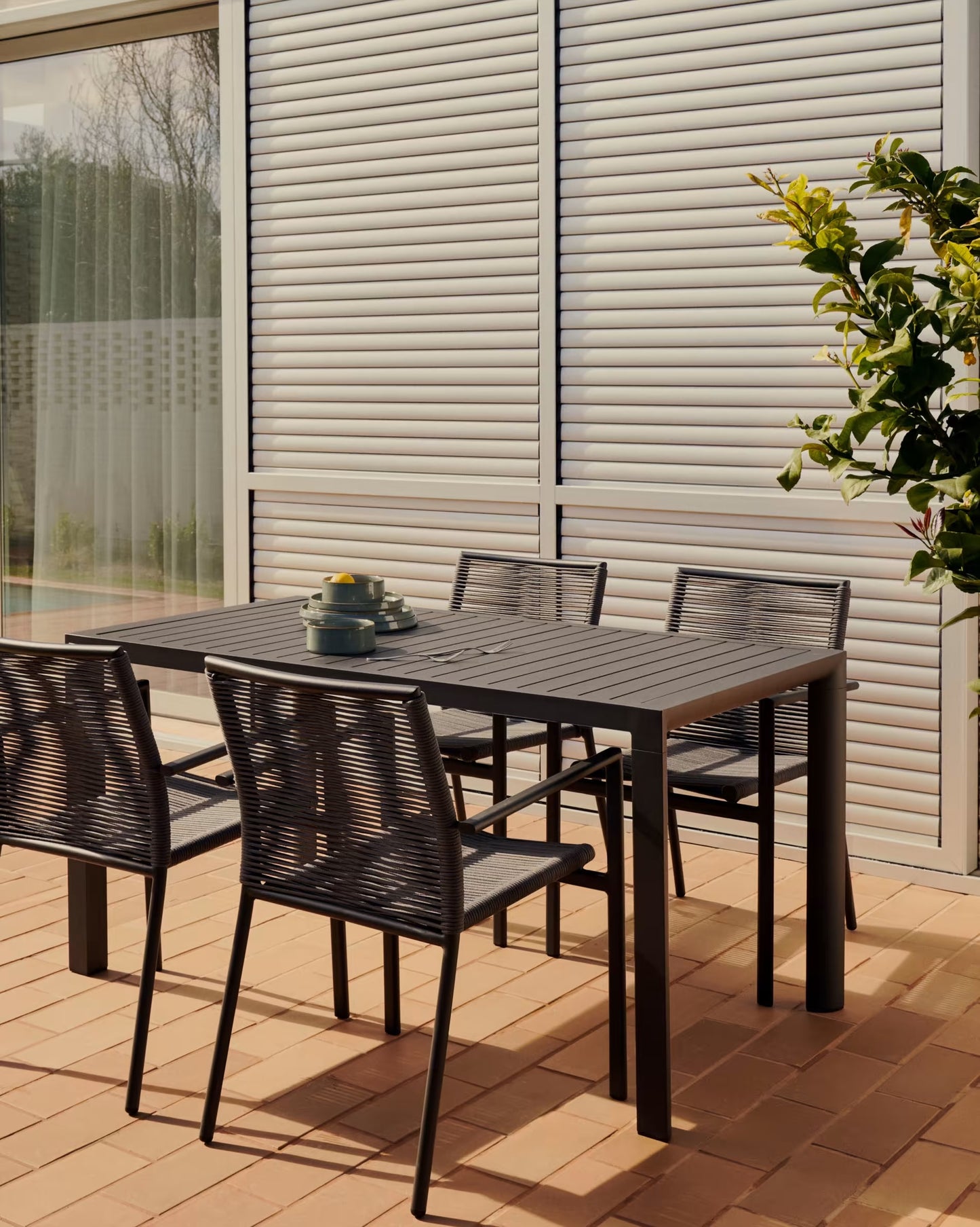 Kave Home Culip tuinstoel Zwart