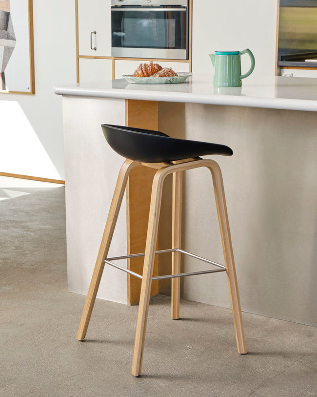 HAY About a Stool AAS 32 barkruk H65 waterbasis gelakt Black met vilt - HAY About a Stool AAS 32 barkruk H65 waterbasis gelakt Black met vilt