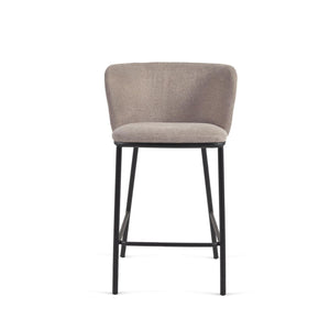 Kave Home Ciselia barkruk H65 chenille Lichtbruin poot zwart
