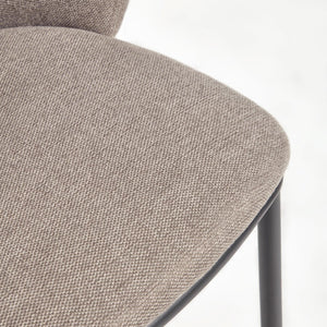 Kave Home Ciselia barkruk H65 chenille Lichtbruin poot zwart