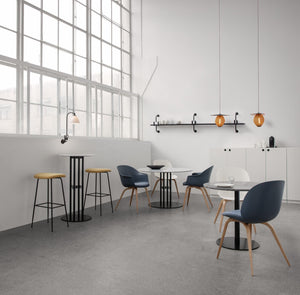 Gubi Bat eetkamerstoel zwart staal New Beige