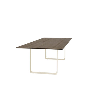 Muuto 70/70 eettafel 295 X 108 cm smoked oak/zand