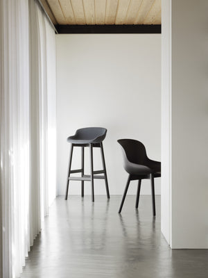 Normann Copenhagen Hyg barkruk H75 Black eiken