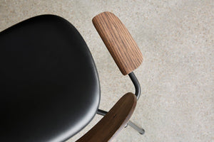 Audo Copenhagen Co Chair eetkamerstoel met armleuningen black oak