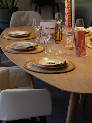 HelloTable Novum 30 eettafel semi ovaal 220x110 cm eiken Tabacco